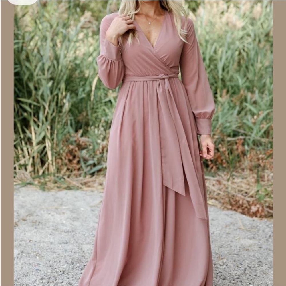 Baltic Born Dusty Pink Wrap Tie
Front Gown M